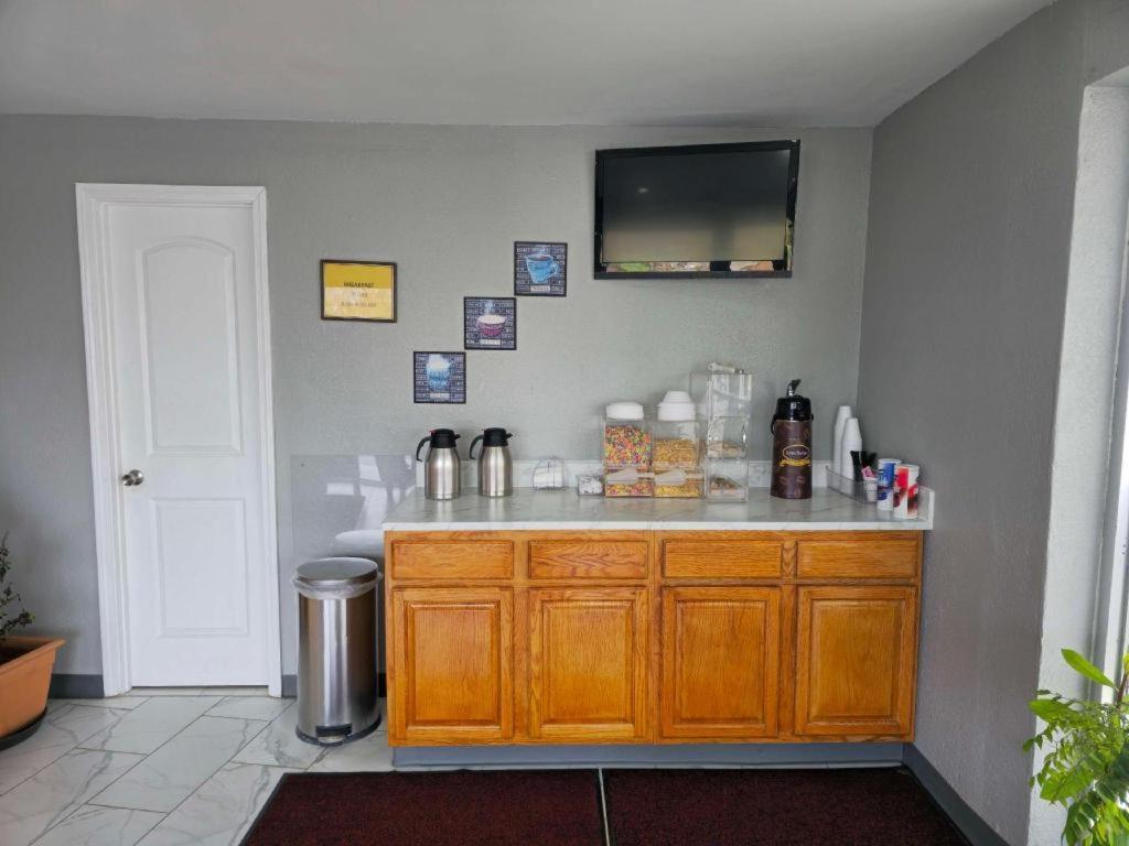 Americas Best Value Inn Elizabethtown Exterior foto